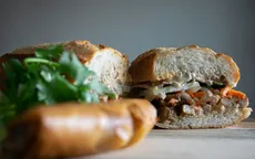 Khẩn trương điều tra vụ nghi ngờ ngộ độc bánh mì tại TP Hồ Chí Minh