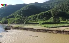 Nhiều bản làng ở Nghệ An bị cô lập do lũ cuốn sập cầu