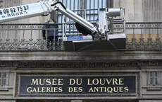 Pháp gia tăng hàng rào bảo vệ trên ban công tại Bảo tàng Louvre