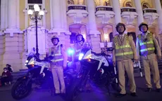 CSGT Hà Nội đồng loạt ra quân, giúp người dân đón Giang sinh an toàn