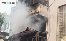 Hiện trường vụ cháy trên phố Hàng Mã (Hà Nội)