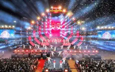 Người dân cả nước hân hoan đón chào năm mới 2026