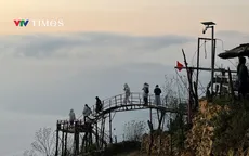 Hành trình săn mây và đón bình minh rực rỡ trên đỉnh Hang Kia