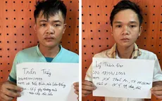 Hai thanh niên cầm dao chém người lúc nhậu rồi trộm xe tẩu thoát