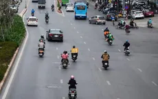Đường phố Hà Nội thông thoáng bất ngờ sáng ngày làm việc đầu tiên sau kỳ nghỉ Tết dương lịch