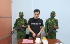 Bắt quả tang đối tượng vận chuyển gần 3kg ma túy từ Campuchia về TP Hồ Chí Minh