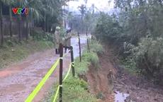 Sạt lở nghiêm trọng nhiều tuyến đường ở Huế sau lũ