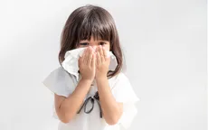 Giữ ấm cho trẻ trong thời tiết lạnh: Cha mẹ cần làm gì?