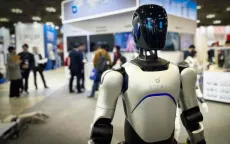 Trung Quốc tăng tốc ứng dụng robot hình người