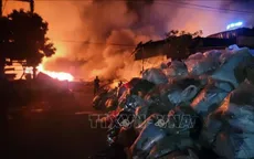 Không có thiệt hại về người trong vụ cháy hàng nghìn m2 nhà xưởng tại xã Lạc Đạo