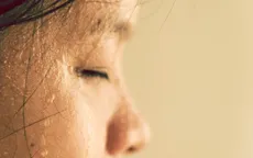 Tập thể dục, vã mồ hôi giữa thời tiết lạnh nguy hiểm hay không?