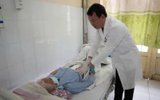 Triệt căn ung thư buồng trứng lan rộng cho bệnh nhân cao tuổi có nhiều bệnh nền phức tạp