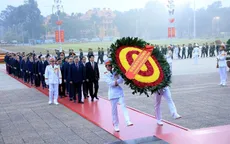 Các đại biểu dự Đại hội XIV của Đảng viếng Chủ tịch Hồ Chí Minh