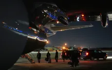 Chuyên cơ Không lực Một chở Tổng thống Trump gặp sự cố trên hành trình tới Davos