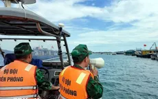 Biểu dương 2 cá nhân dũng cảm cứu người câu mực gặp nạn trên biển