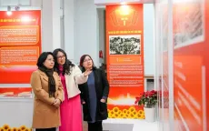 Gần 800 hình ảnh, tư liệu tại Triển lãm “Đảng Cộng sản Việt Nam qua các kỳ Đại hội”