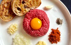 Đến Czech, thưởng thức món thịt bò sống