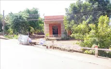 Mâu thuẫn gia đình, người đàn ông đâm bố và bác ruột trong đêm