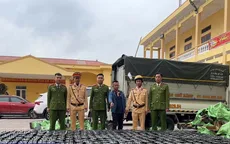 Phát hiện đối tượng vận chuyển 130 bao tải chứa bình nghi là khí cười