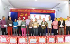 Học viện Hải quân thăm, tặng quà các gia đình chính sách và hộ dân bị ảnh hưởng bởi thiên tai