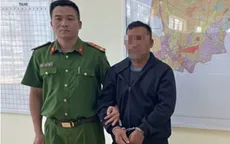 Mâu thuẫn sau chầu rượu, chồng tạt xăng đốt vợ và cháu vợ