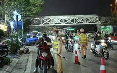 Cận Tết Bính Ngọ 2026, CSGT Hà Nội siết chặt kiểm tra nồng độ cồn trên toàn địa bàn
