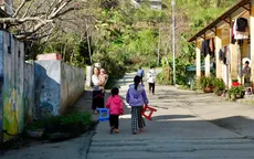 Giáo viên vùng cao ăn Tết cùng học sinh nội trú