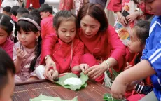 Học sinh thời nay còn mong Tết như trước?