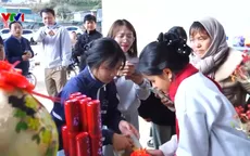 Tấp nập chợ phiên ngày Tết ở vùng cao Quảng Ngãi