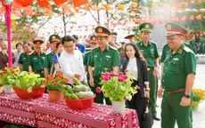 Phiên chợ Xuân 0 đồng và Chuyến xe mùa xuân mang cái Tết ấm áp cho người dân