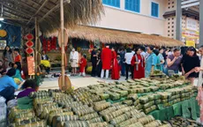 Lan tỏa yêu thương qua những chiếc bánh Tết nghĩa tình