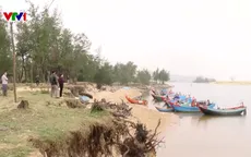 Cửa biển Lý Hòa bị vùi lấp, ngư dân Quảng Trị không thể ra khơi