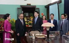 Chủ tịch nước Lương Cường dâng hương tưởng niệm Chủ tịch Hồ Chí Minh