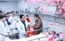 Thủ tướng chúc Tết, kiểm tra công tác ứng trực của ngành Y tế tại Hà Nội