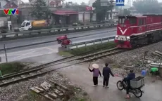 Gác tàu giúp người dân đi lại an toàn