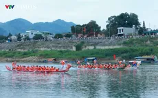 Sôi nổi Lễ hội đua thuyền trên sông Lô