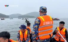 Vụ lật tàu trên hồ Thác Bà: Đã tìm thấy 5 thi thể, khẩn trương tìm kiếm nạn nhân cuối cùng