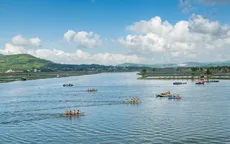 Rộn ràng Lễ hội đua thuyền Đầm Ô Loan - nhịp chèo đầu xuân vang sóng