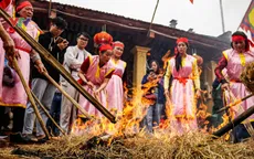 Gay cấn màn kéo lửa dưới mưa tại Lễ hội thổi cơm làng Thị Cấm