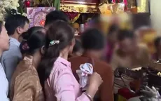 Khấn thuê, gửi xe tự phát, xin ấn có giá: Lộn xộn dịch vụ tại lễ hội đầu năm