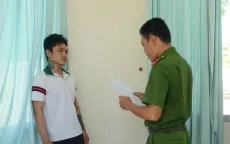 Bắt nam thanh niên dùng dao đâm bạn gái trọng thương, đâm người can ngăn tử vong