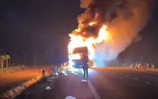 Cháy xe khách giường nằm, 44 hành khách kịp thời thoát nạn