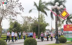 Hàng nghìn người hành hương về Đền Trần trước giờ khai ấn