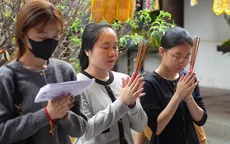 Đi chùa Hà cầu duyên đầu năm: Khi tình yêu trở thành một lời nguyện ước