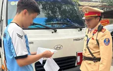 Dùng giấy phép giả lưu thông nội đô, tài xế xe tải bị xử lý