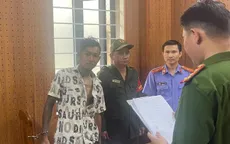 Đột nhập phòng trọ của phụ nữ lúc nửa đêm, dùng dao khống chế cướp tài sản