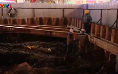 Thi công xuyên đêm công trình bể điều tiết ngầm khu vực chợ Hàng Da (Hà Nội)