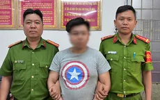 
Bắt tài xế xe ôm công nghệ đập phá hành lý khách ở Tân Sơn Nhất