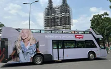 Cơn sốt check-in “bắt gặp Rosé ở Việt Nam” đến săn lùng “chiếc quần jeans Levi’s”