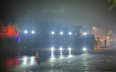 Xe khách giường nằm bị lật trong đêm, 2 người bị thương